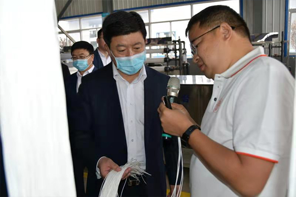 遼寧省葫蘆島市市長楊軍生蒞臨北票市一諾環保產業集團考察并指導工作 遼寧省葫蘆島市市長楊軍生蒞臨北票市一諾環保產業集團考察并指導工作